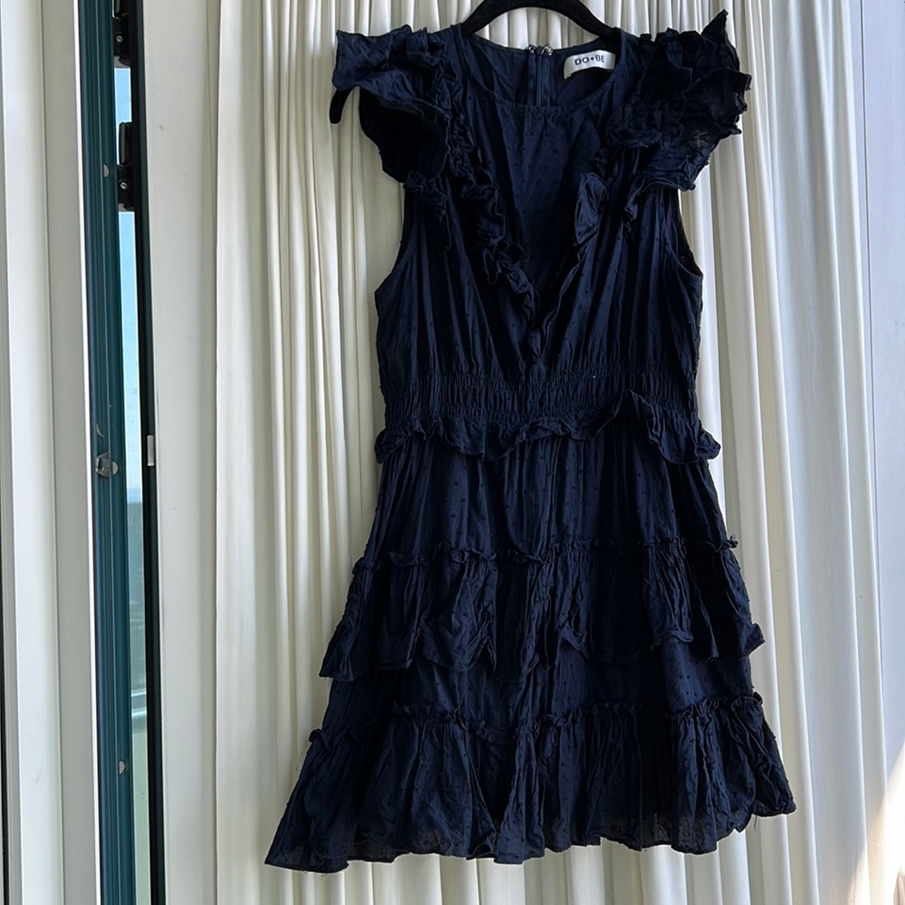 DO + BE - size medium - easy navy blue ruffled sleeveless summer dress